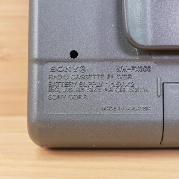 Sony Walkman WM‑FX353 Radio Cassette Player / Tested & Working / Made in Japan - Picture 6 of 7